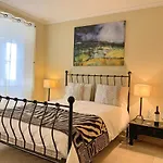Bed and breakfast Residence Lagos 4*